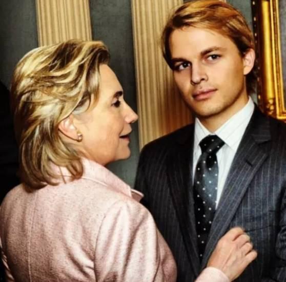 特朗普娱乐圈爆料,独家爆料背后的权力游戏  第1张